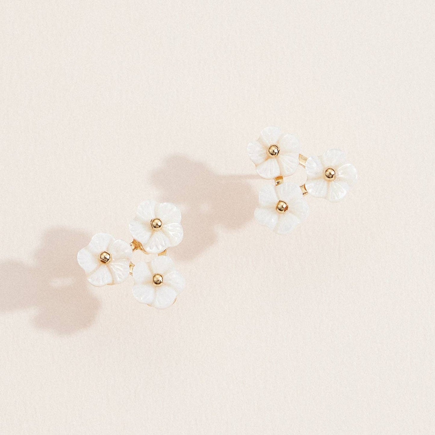 Mother of Pearl Flowers Stud Earrings