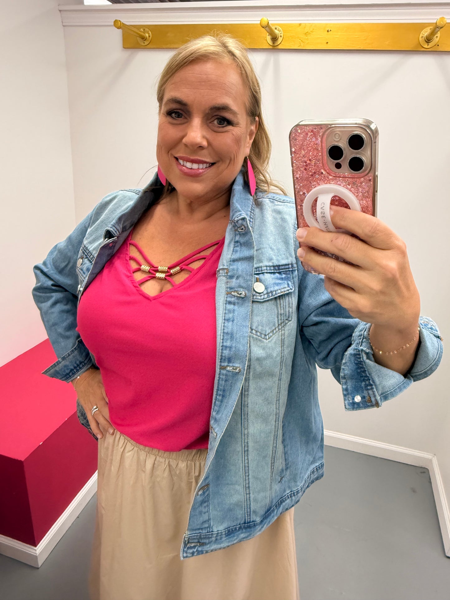 Curvy Tank Pink Trim Detail