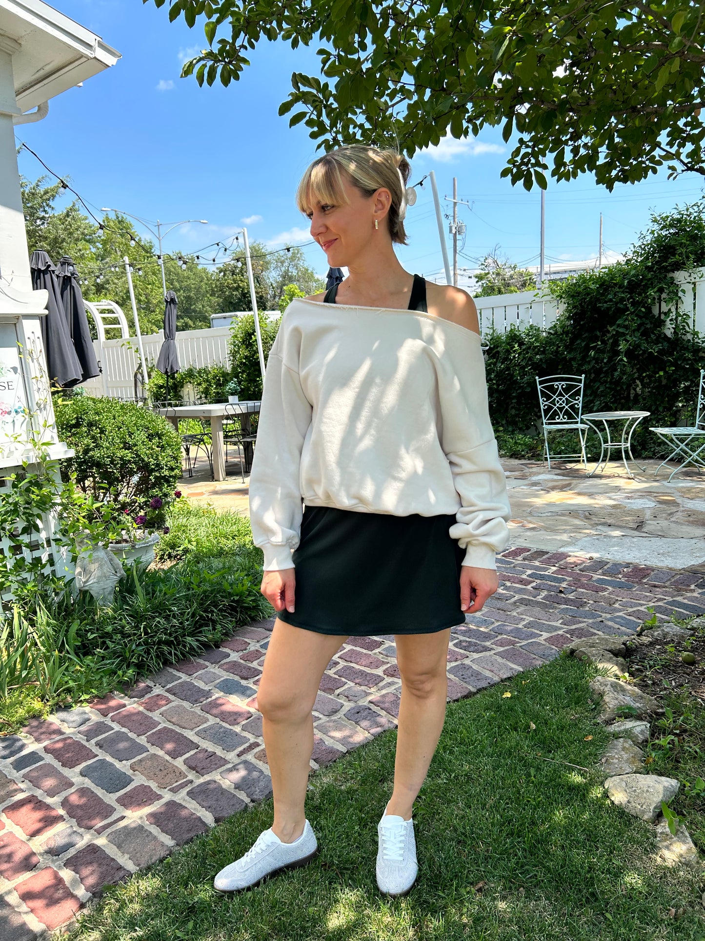 Off The Shoulder Sweatshirt Cream