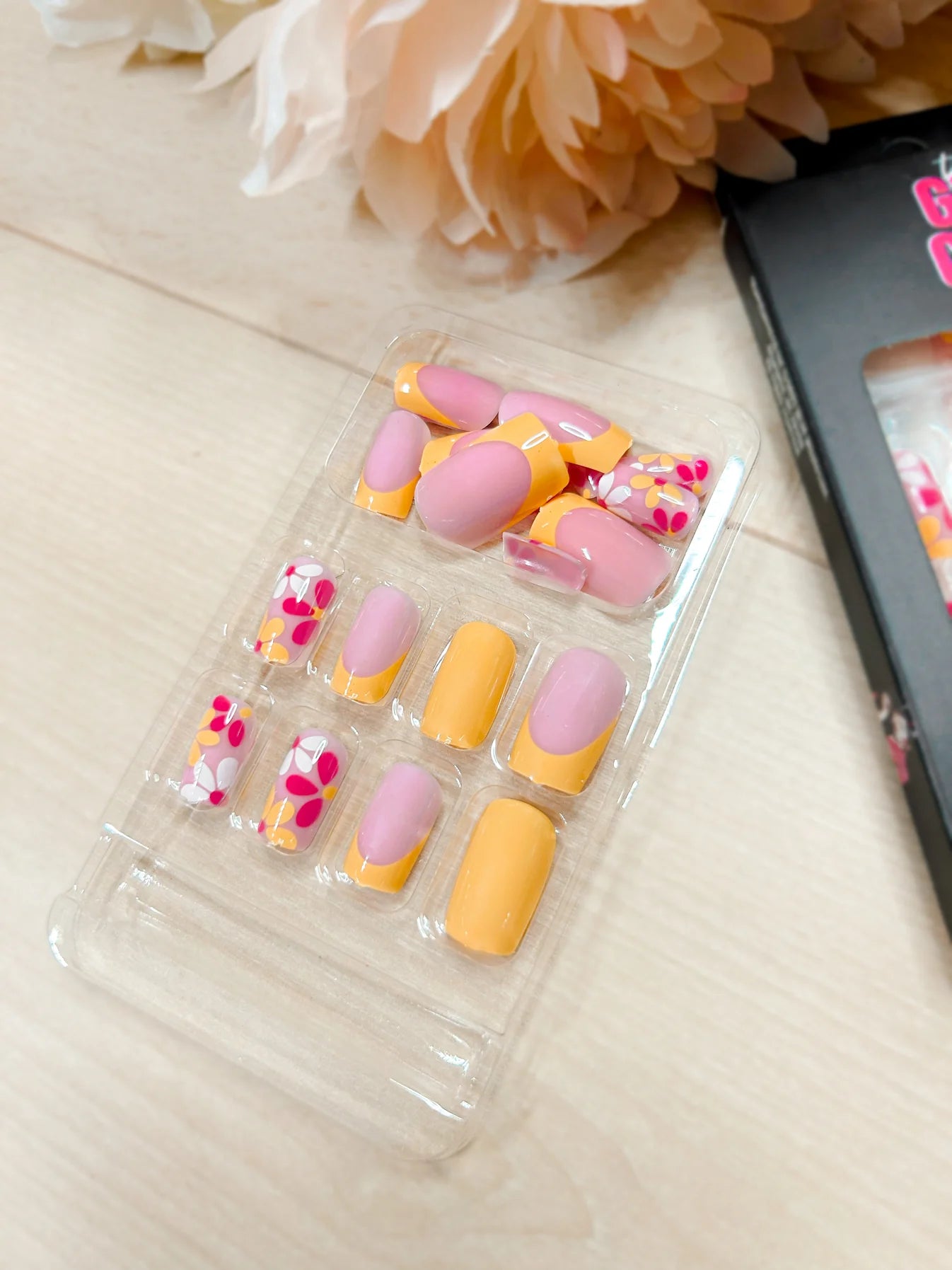 GC Press On Nails Spring Flowers