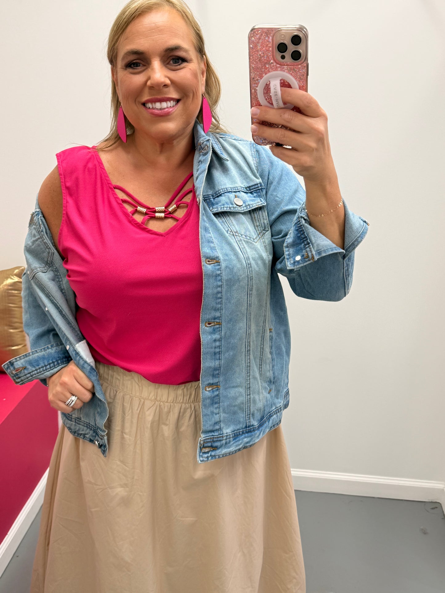 Curvy Tank Pink Trim Detail