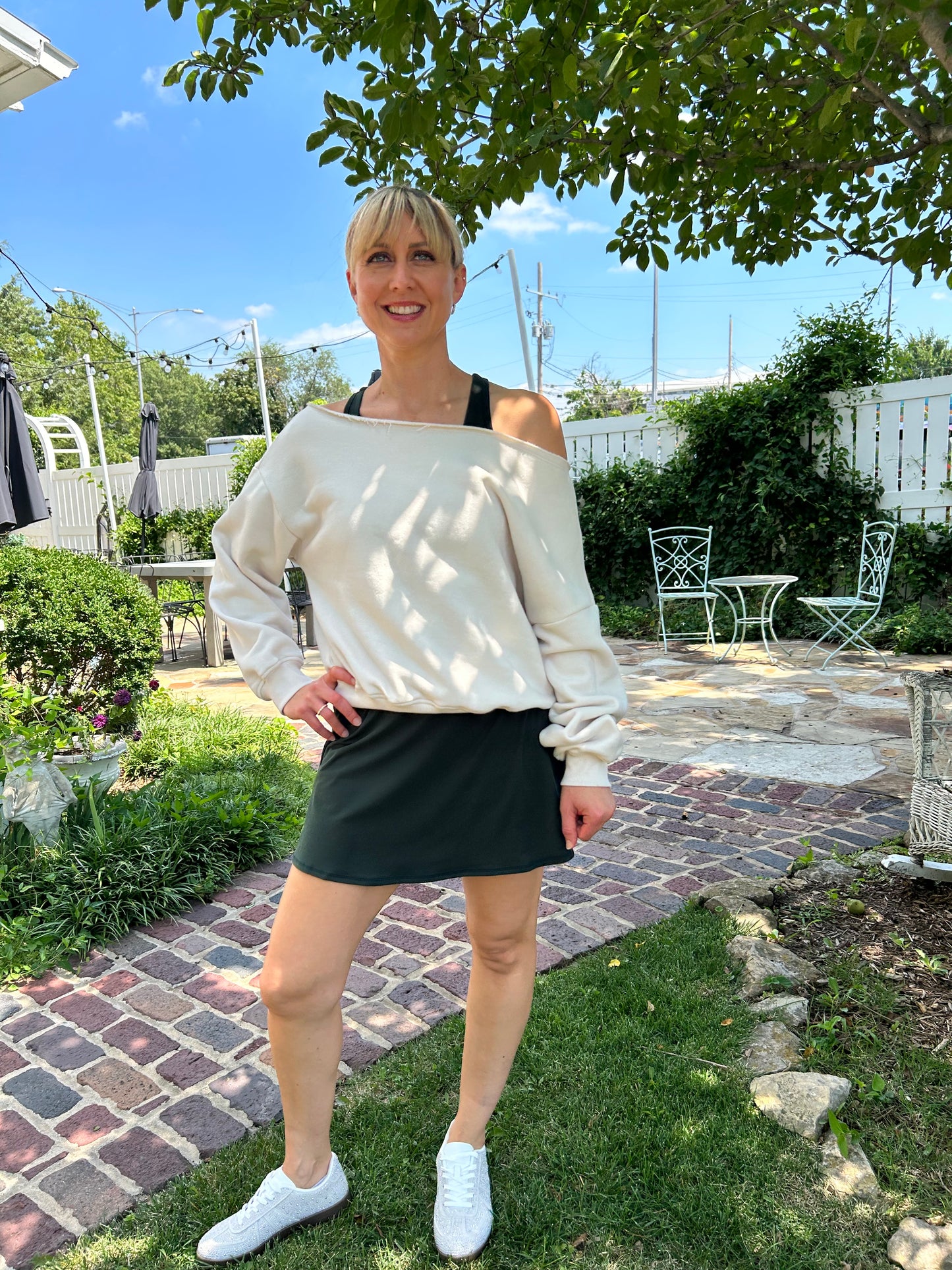 Off The Shoulder Sweatshirt Cream