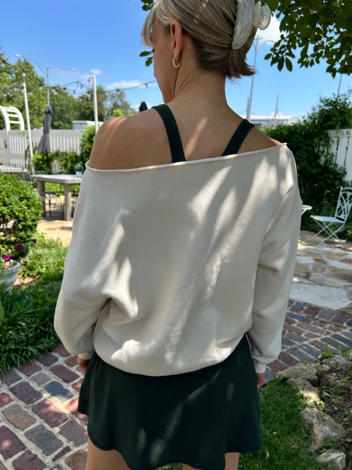 Off The Shoulder Sweatshirt Cream