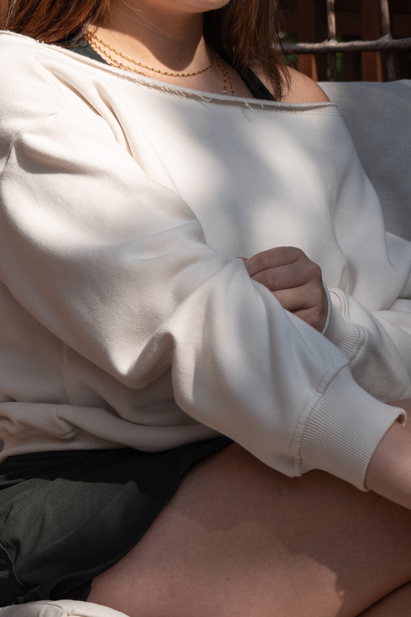 Off The Shoulder Sweatshirt Cream