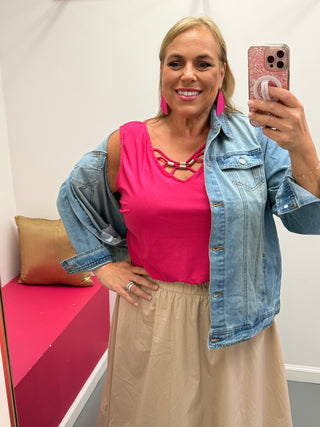 Curvy Tank Pink Trim Detail