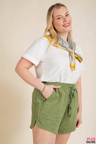 Curvy Linen Shorts