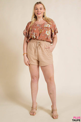Curvy Linen Shorts