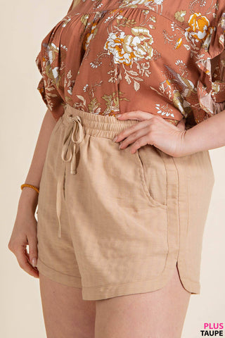 Curvy Linen Shorts