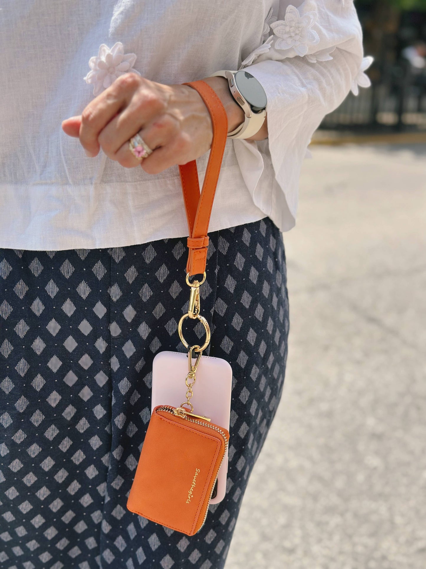 Clip & Go Phone Lanyard RFID Brown
