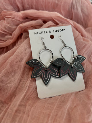 Shadow Gray Floras