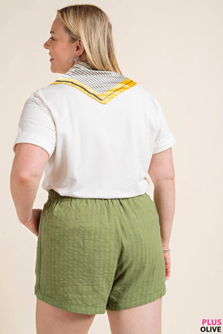 Curvy Linen Shorts