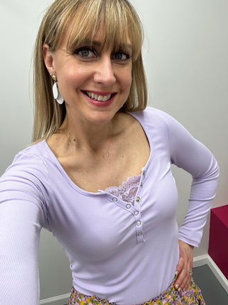 Peekaboo Lace LS Tee Lt Lav