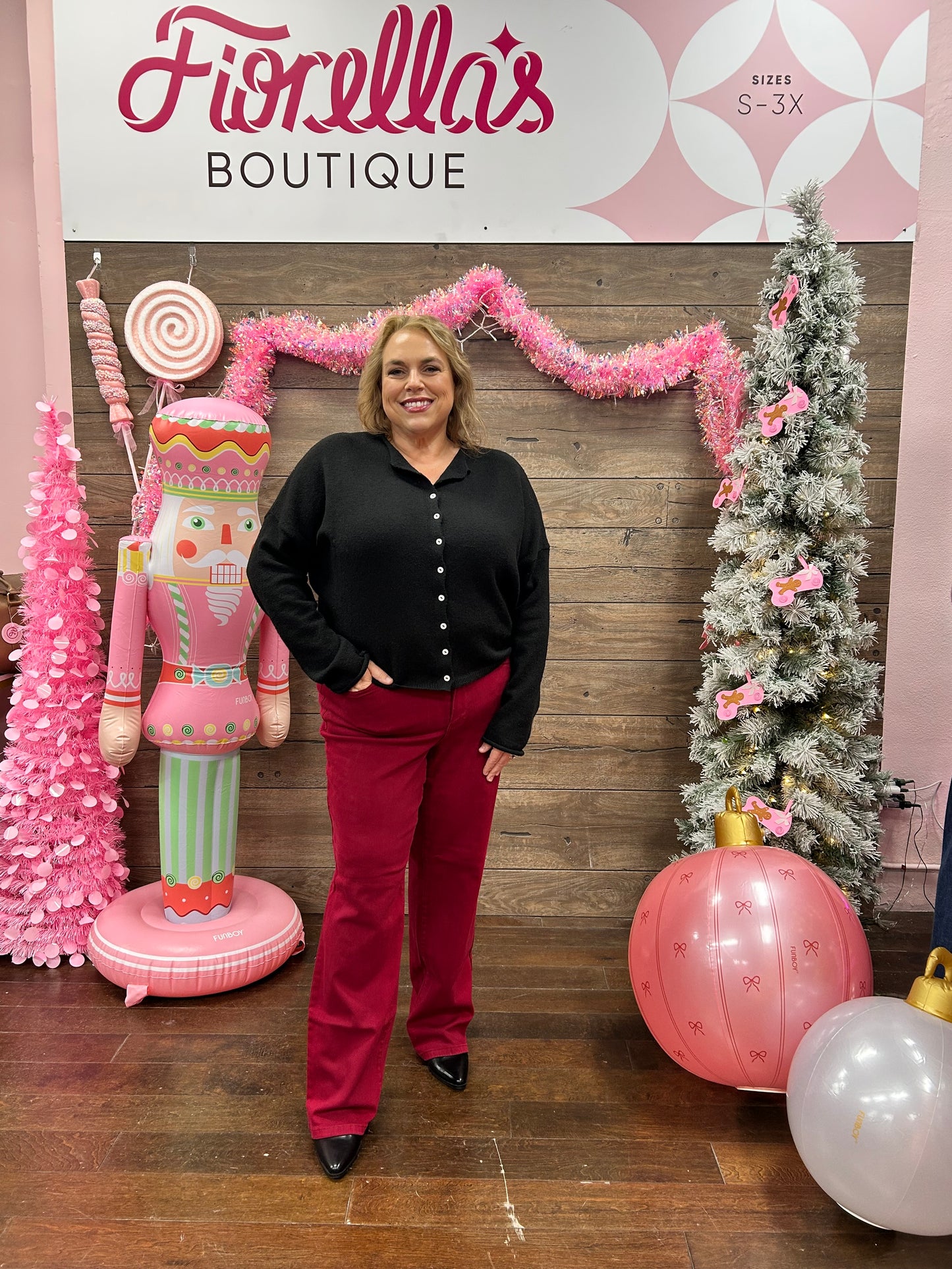 Curvy HW Straight Jeans Heart Pockets