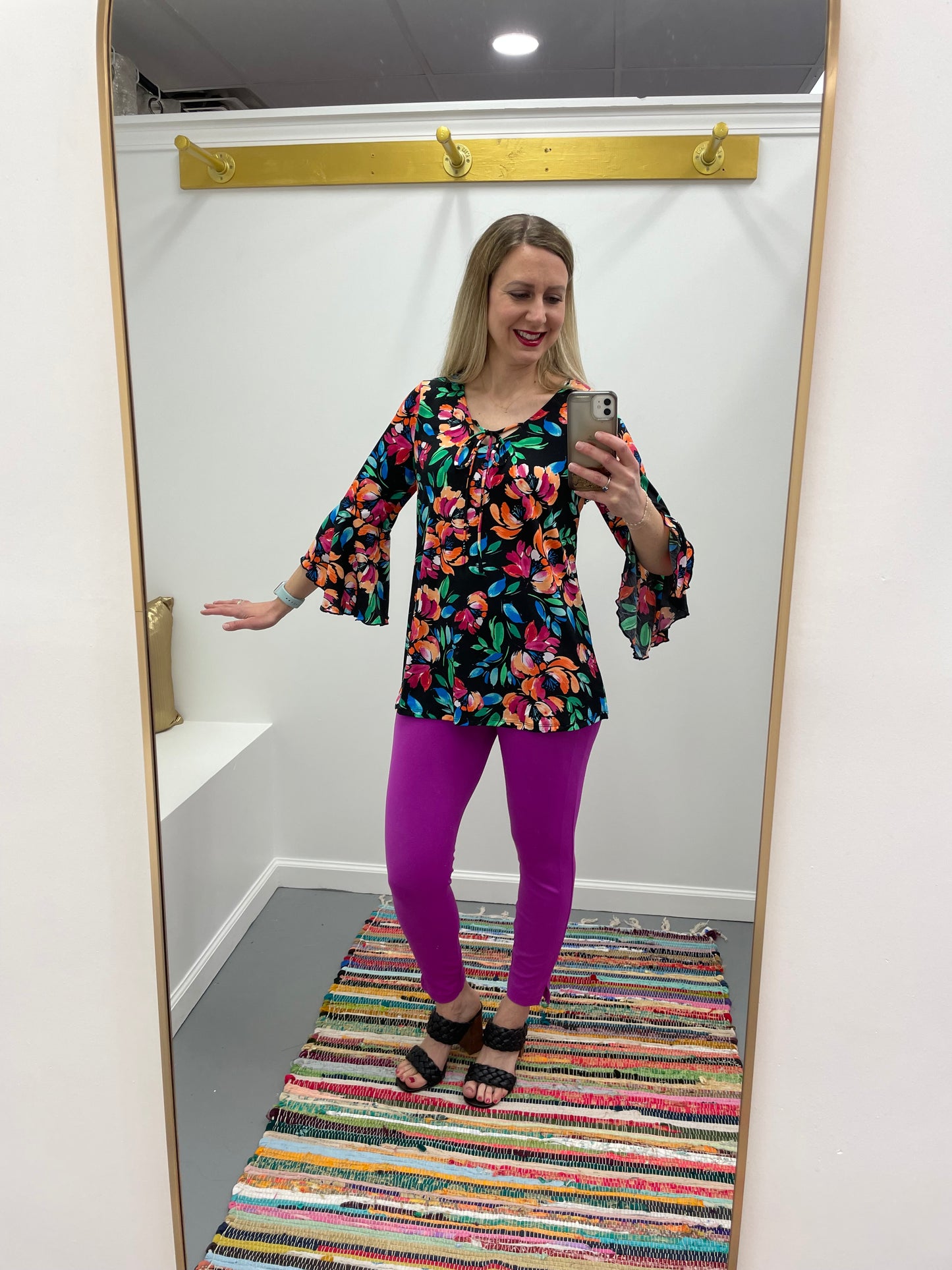 Bell Slv Top Black Floral (S-3X)