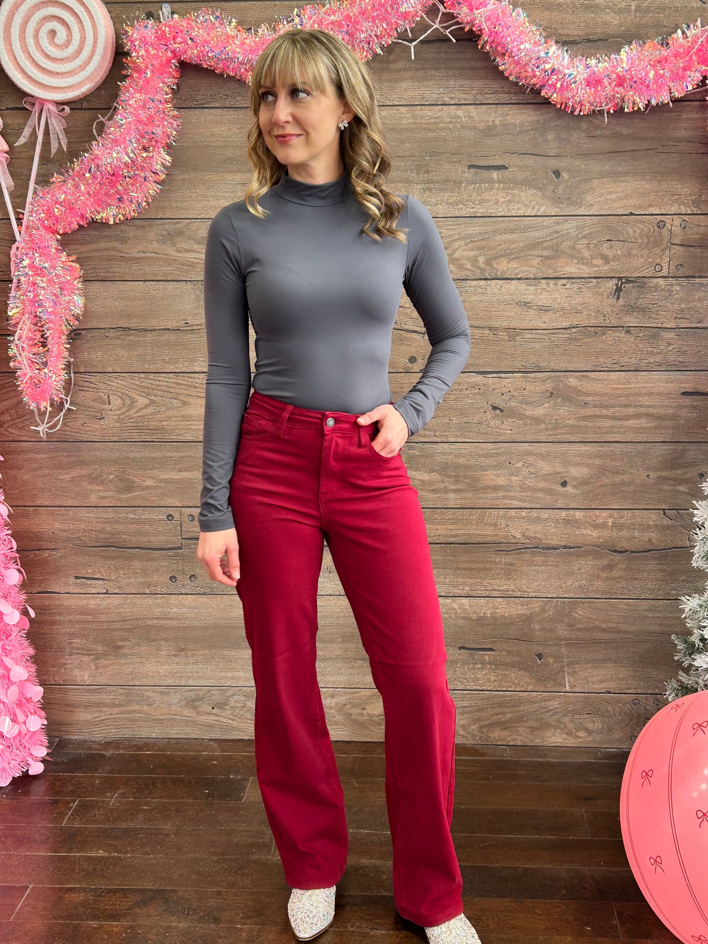 HW Straight Jeans Heart Pockets