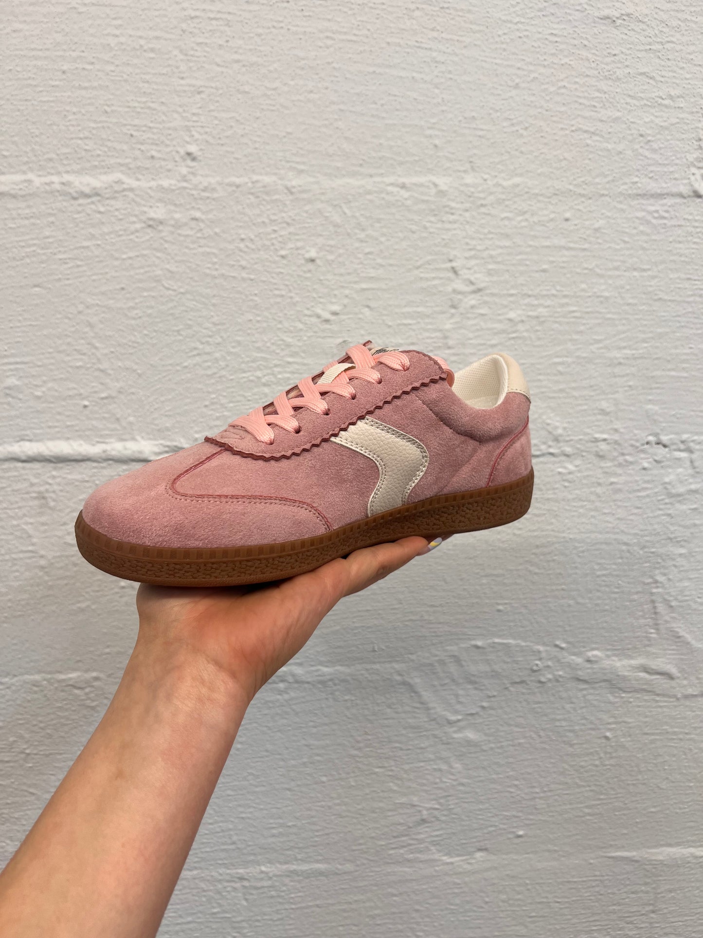 Pretty Girl Sneaker