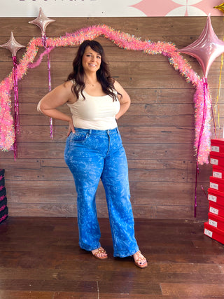 Curvy Mid-Rise Soft Bloom Denim