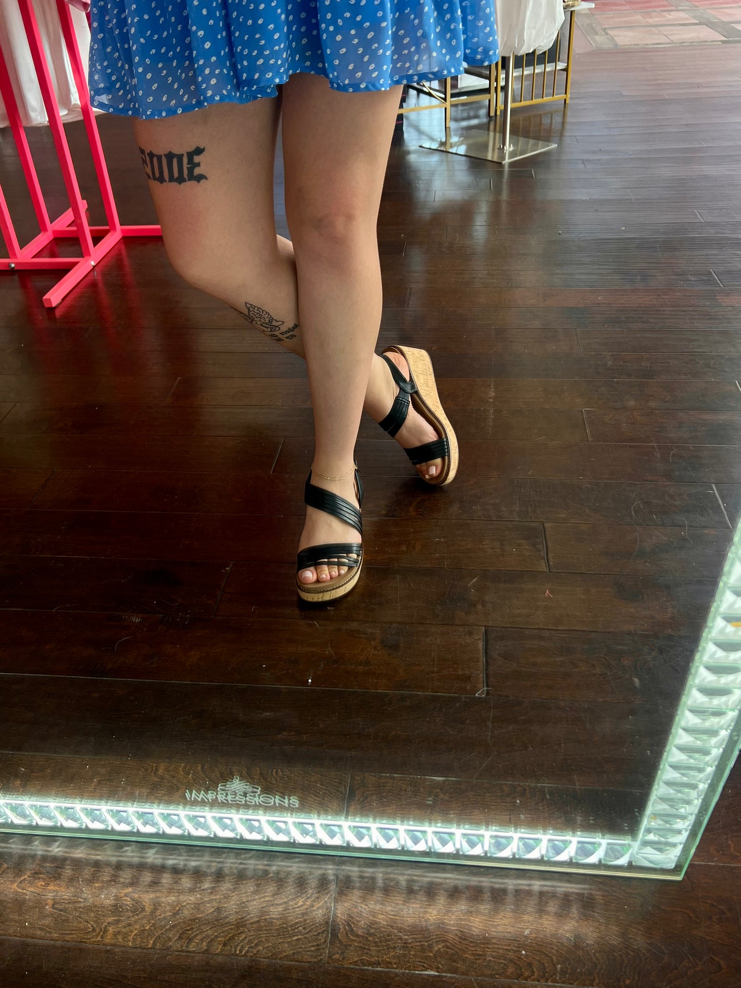 Midnight Glow Wedge