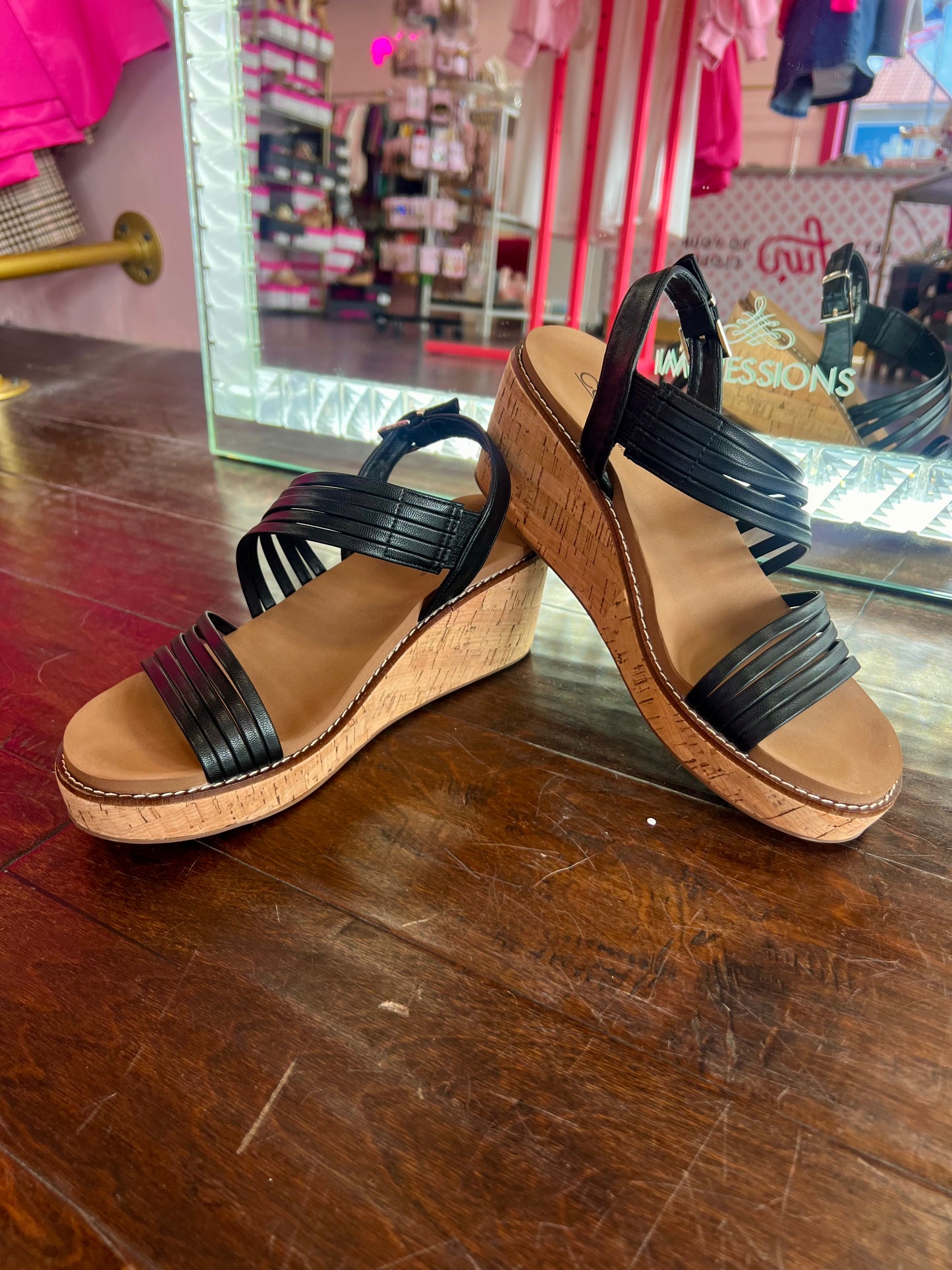 Midnight Glow Wedge