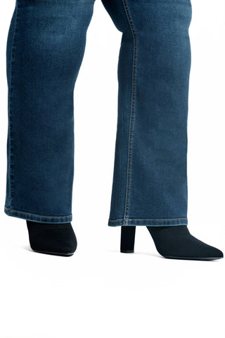 32" Curvy Sculpt Flare Jeans