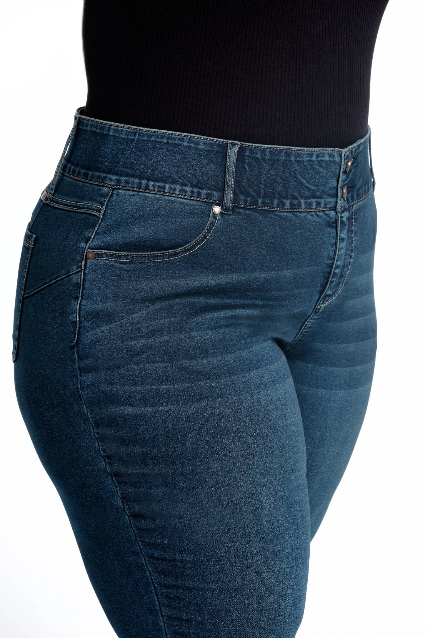 32" Curvy Sculpt Flare Jeans