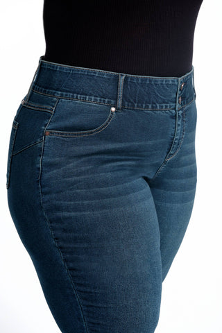 32" Curvy Sculpt Flare Jeans