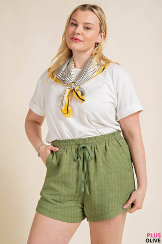 Curvy Linen Shorts